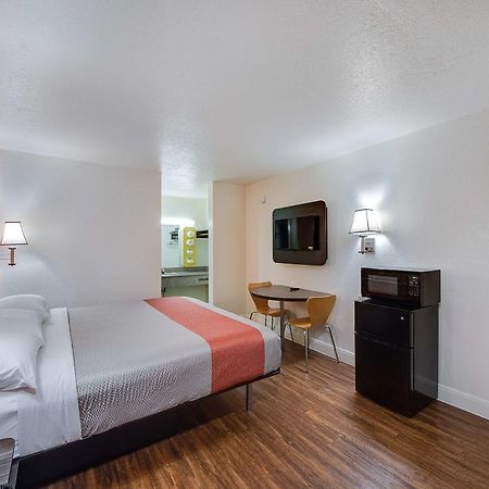 Americas Best Value Inn San Antonio Exterior foto