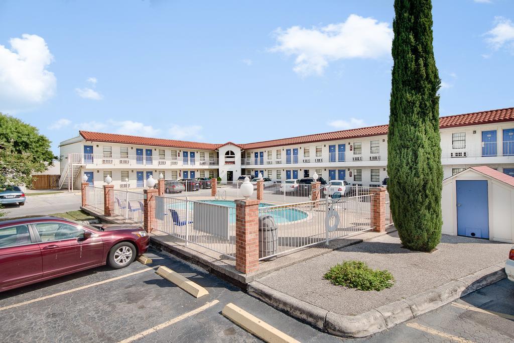 Americas Best Value Inn San Antonio Exterior foto